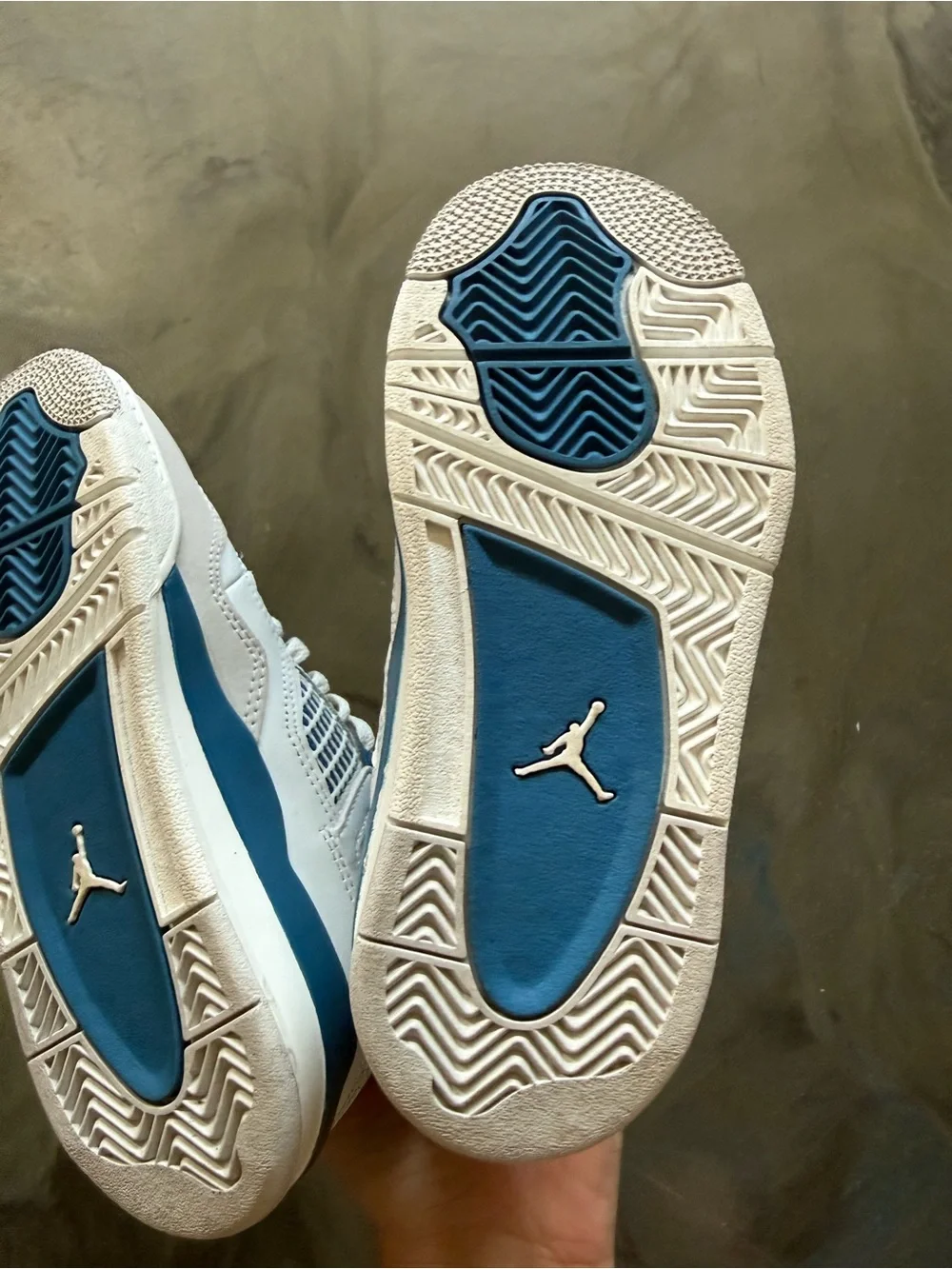 Air Jordan 4 Retro Military Blue